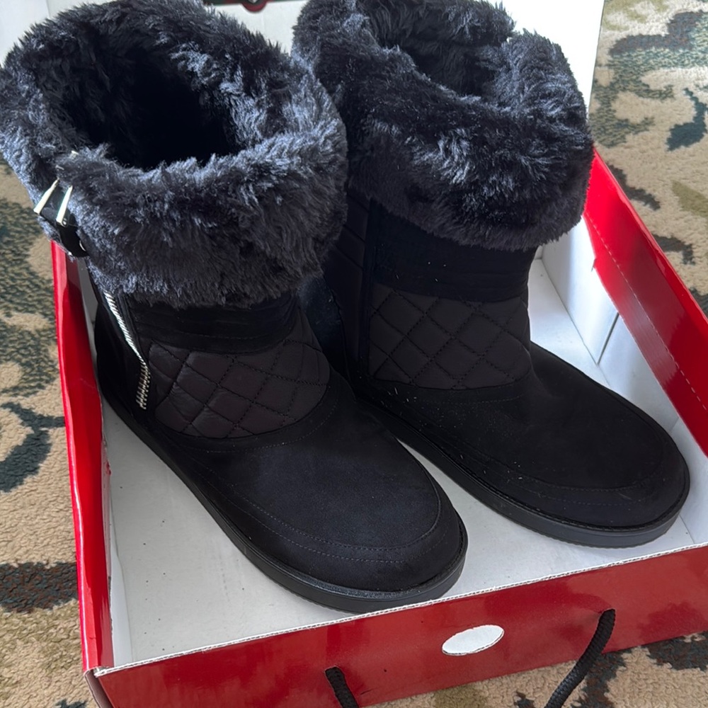 Women's Black Fur-Lined Boots